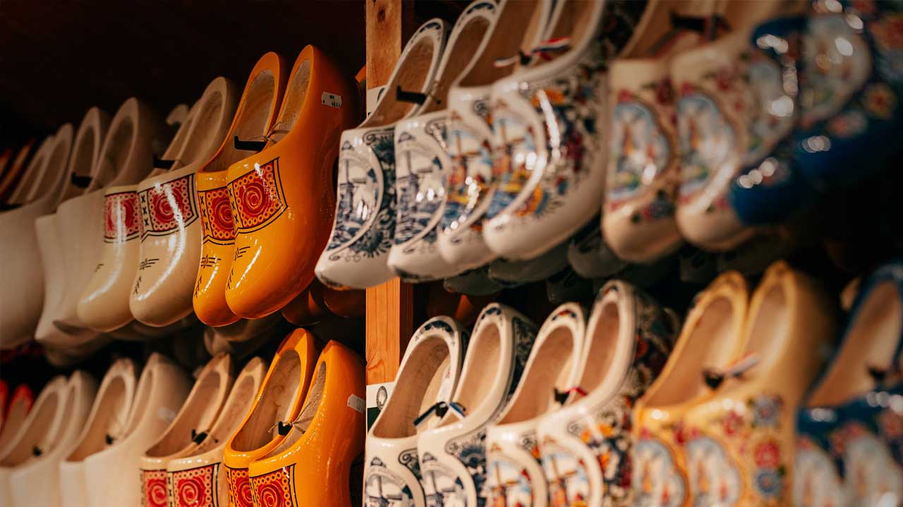The Delight of Stroopwafel and 9 Other Typical Dutch Souvenirs